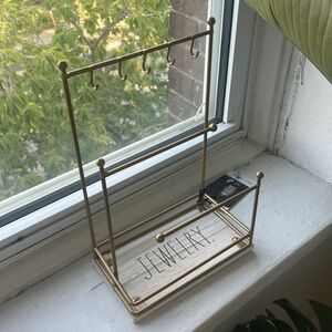 Rae Dunn jewelry stand